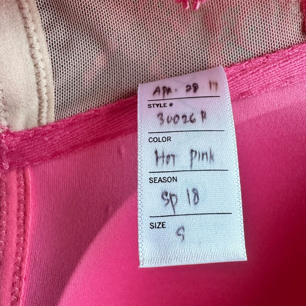 Never worn SPANX Hot Pink Lace-Trim Halter Bra - Picture 4 of 4